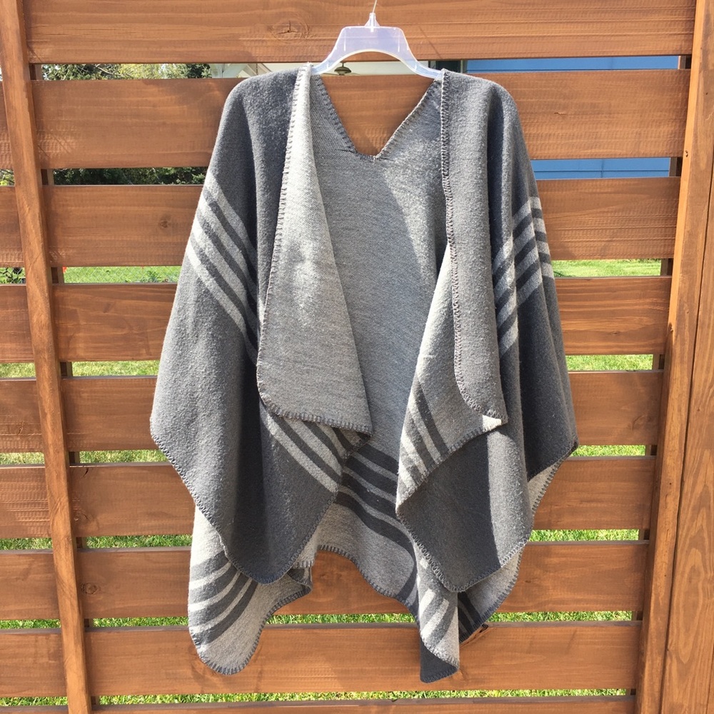 BB Dakota Poncho/Shawl